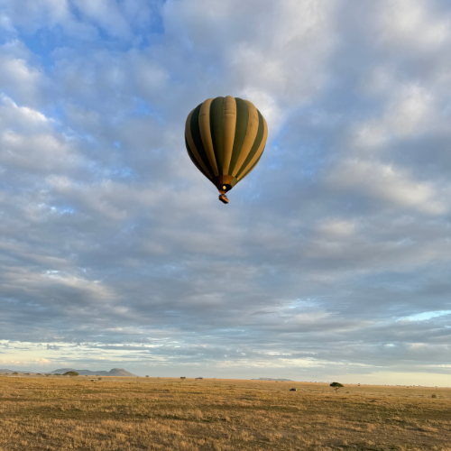 Ballonsafari über der Serengeti