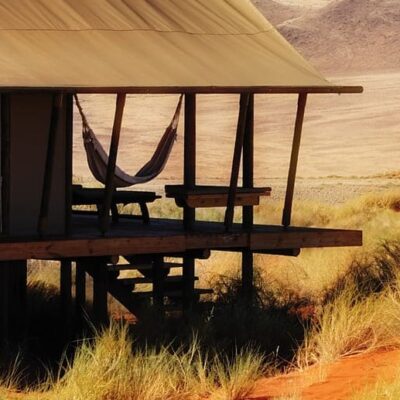 Lodge in Namibia bei Sonnenuntergang – 13-Tage Kleingruppenreise Lodge in Namibia Safari
