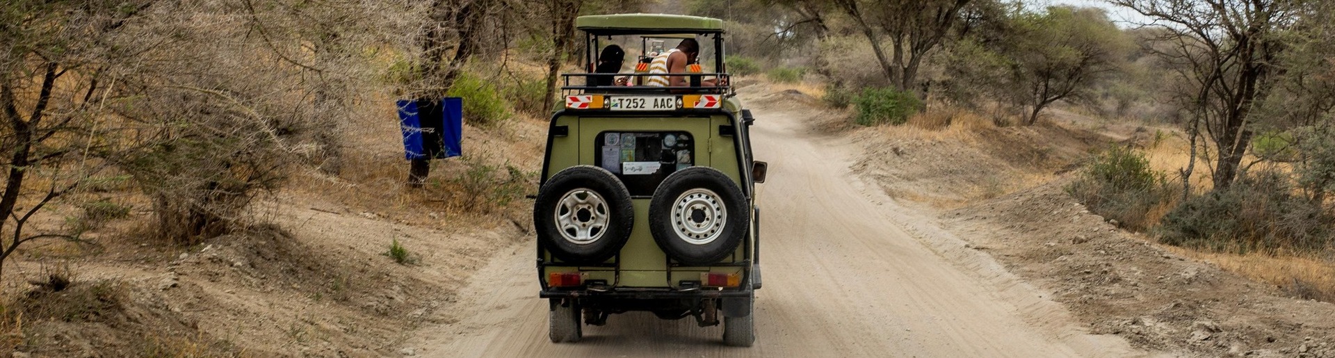 Vorteile Tansania Safari individuell Safari Fahrzeug im Tarangire